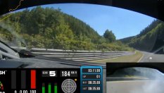 Какво е да спукаш гума с 212 км/ч