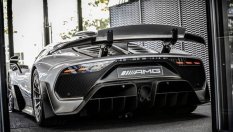 Суперхибридът на Mercedes-AMG става по-лек и по-мощен