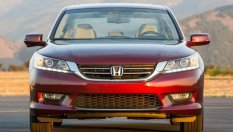 Honda Accord започна да завива сама