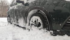 Още една причина, поради която трябва да почистите колата си от снега