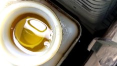 До какви проблеми водят мехурчетата в спирачната течност