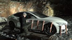 Собствениците на Tesla всъщност притежават ли колите си?