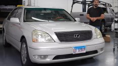 Вижте как 22-годишен Lexus LS 430 беше върнат в заводския му вид