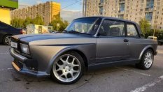 27-годишен Mercedes-Benz беше превърнат в Лада