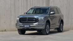 Китайският Tank 500 стартира с V6 хибрид с 349 к.с.