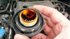 Как да определим дали двигателното масло е годно за употреба