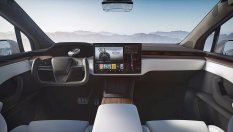 Спящ шофьор на Tesla пътува 40 км на автопилот, преди полицията да го спре