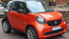 Знаете ли как да откриете и отворите капака на двигателя на Smart?