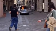 Lamborghini Miura за 2 милиона долара се запали в движение