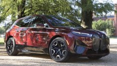 Електромобилите на BMW ще зареждат ток от оборски тор