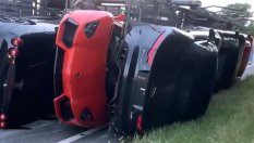 Суперколи за милиони бяха разбити при катастрофа с автовоз