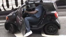 Вижте, как Шакил О'Нийл влиза в Smart!