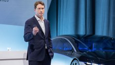 В Mercedes ще освободят 15 000 души