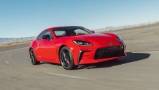 Toyota готви нова революция при хибридите