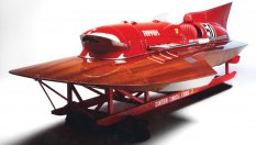 Продава се скутер с двигател на Ferrari от Формула 1