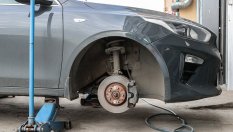 Как да оправите скърцането на спирачките бързо и без пари