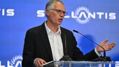 Печалбата на Stellantis падна наполовина