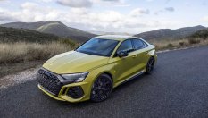 Audi RS настигна Ferrari Enzo на ускорение