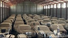 Колекция от изоставени коли на Mercedes и Porsche отива за скрап