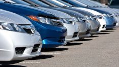 Цените на колите под наем паднаха с 40%