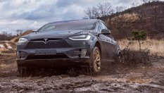 Става ли Tesla Model X за сериозен оф-роуд? (ВИДЕО)