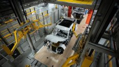 С помощ от държавата JLR възстановява производство до дни