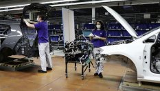 Volkswagen възобновява работа през април