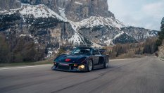 Porsche 935 Kremer K3 заличава границата между пистата и пътя