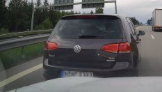 Вижте как се спира с 210 км/ч на магистрала