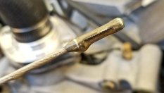 Какво означават мехурчетата и пяната върху пръчката за масло?