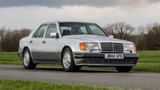 Мистър Бийн продава своя Mercedes-Benz 500E