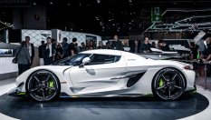 Koenigsegg гони рекорд за максимална скорост с Mission 500 