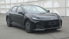 Електрическият седан на Toyota се оказа по-голям от Corolla