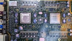 Какво представлява новият борд-компютър на Tesla
