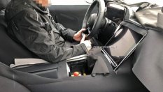 Новата S-класа получава огромен таблет