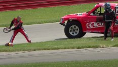 Пилоти се сбиха след инцидент на пистата