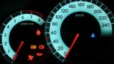 Какво да направите, ако светне лампата ABS на таблото?