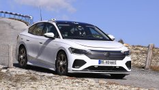 VW тества наследника на Passat