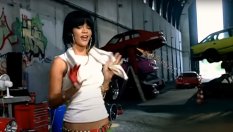 Риана ще кара Dacia, но само при едно условие