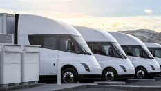 Производството и продажбите на Tesla Semi забуксуваха