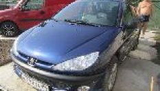 Как изглежда ударен от мълния автомобил