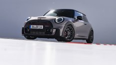 Това MINI е правено специално за "Нюрбургринг" - и може да е ваше