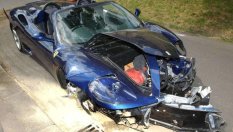 Търговец беше осъден, след като продаде потрошено от футболист Ferrari