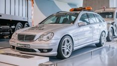Медицинският Mercedes C 32 AMG отбелязва юбилей
