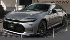 Toyota показа и серийния седан Crown