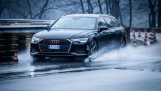 Audi се опитва да победи аквапланинга