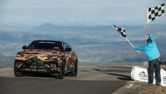 Lamborghini Urus счупи рекорд на Bentley Bentayga