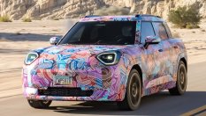 MINI  готви дебюта на малък кросоувър