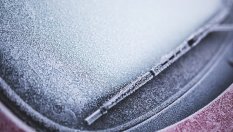 Как таксиметровите шофьори предотвратяват заледяването на предното стъкло