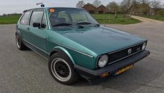 40-годишен VW Golf GTI е труден за удържане на магистрала